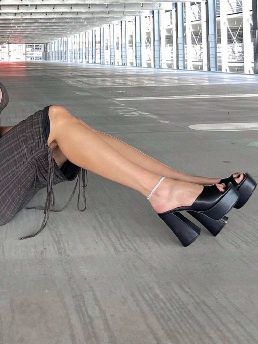 Black Sexy Women's Minimalist Platform Chunky Heeled Mule Sandals - Picture 10 of 10